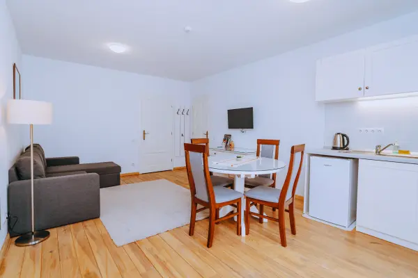 Cazare gheorgheni pensiunea veranda remetea apartament living bucatarie – Pensiunea Veranda, Remetea, Harghita