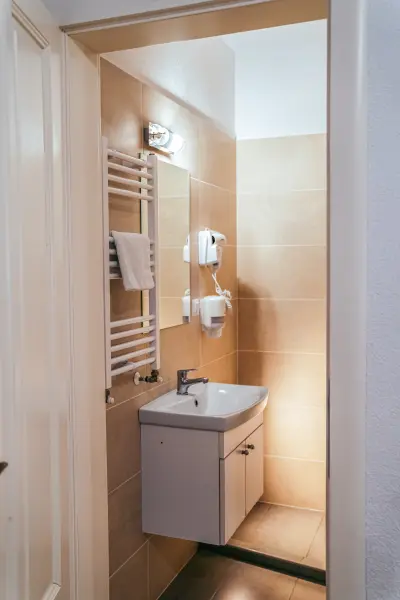Camera cu baie privata – Pensiunea Veranda, Remetea, Harghita